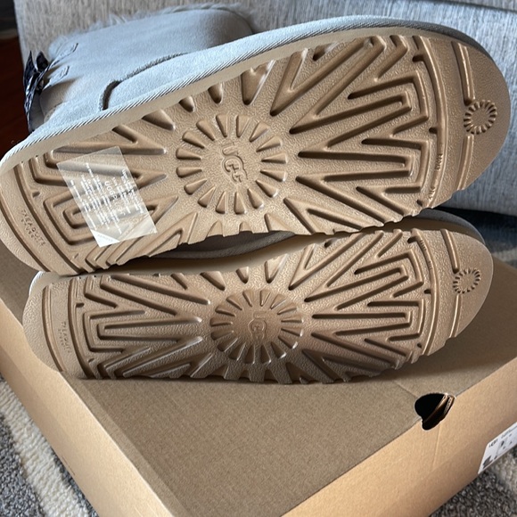 Ugg Bailey Bow Leopard - Picture 8 of 11